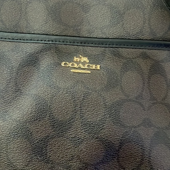 Cross body coach purse - Picture 2 of 3